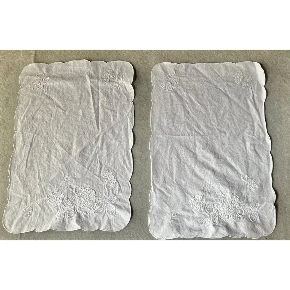 Embroidered Floral Cotton Placemats White Scalloped Edges Embroidered